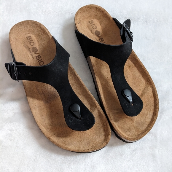 Bio Bio Black Genuine Leather Adjustable Buckle Thong Cork Bed Sandals - Picture 1 of 12